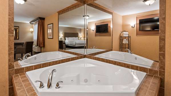 Suite - Best Western Plus North Canton Inn & Suites