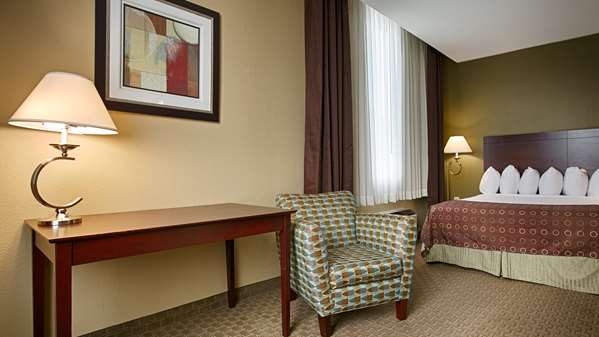  - Best Western Inn & Suites Airport Brook Park - I-71, Exit 237