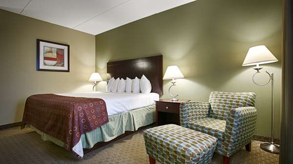 - Best Western Inn & Suites Airport Brook Park - I-71, Exit 237