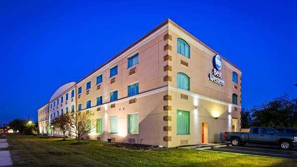 Exterior view - Best Western Inn & Suites Airport Brook Park - I-71, Exit 237