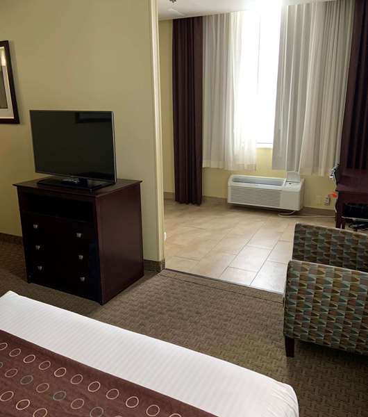  - Best Western Inn & Suites Airport Brook Park - I-71, Exit 237