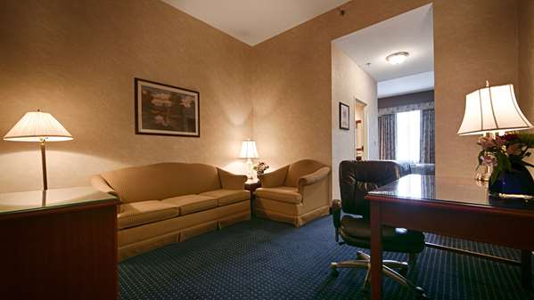 Suite - Best Western Plus Lawnfield Inn & Suites Mentor