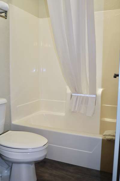  - Best Western Inn & Suites Fostoria