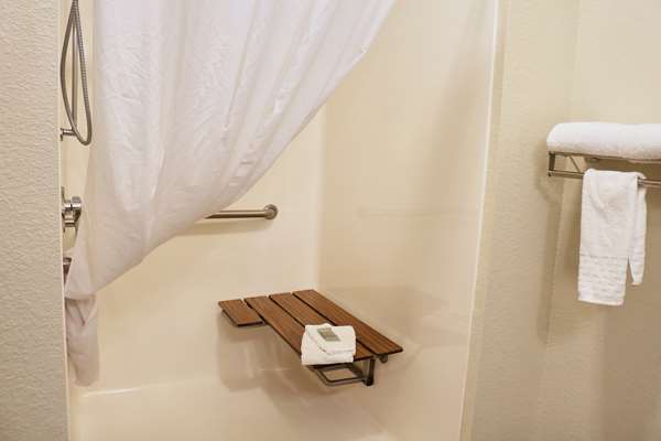  - Best Western Inn & Suites Fostoria