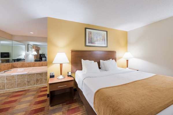 Suite - Best Western Lakewood Inn Hebron