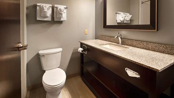  - Best Western Plus Boardman Inn & Suites Poland - I-680, Exit 11