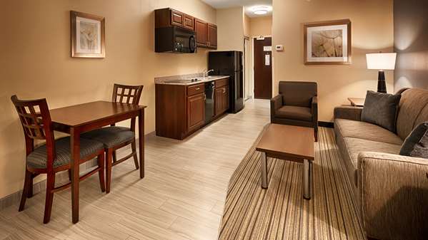 Suite - Best Western Plus Boardman Inn & Suites Poland - I-680, Exit 11