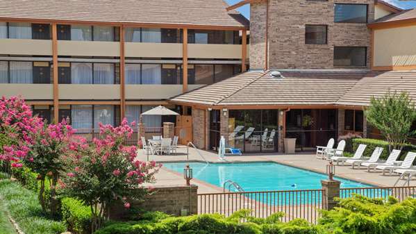 Pool - Best Western Plus Saddleback Inn Oklahoma City - I-40, Exit 145