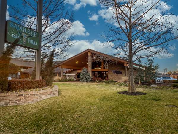 Exterior view - Best Western Plus Saddleback Inn Oklahoma City - I-40, Exit 145