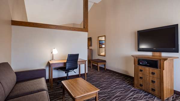  - Best Western Plus Saddleback Inn Oklahoma City - I-40, Exit 145