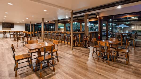 Restaurant - Best Western Plus Saddleback Inn Oklahoma City - I-40, Exit 145