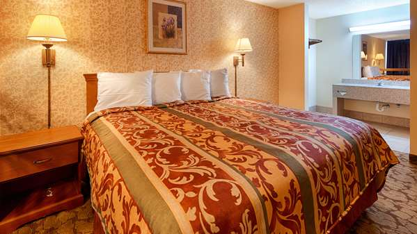 Suite - Best Western Airport Inn Tulsa - I-244, Exit 14