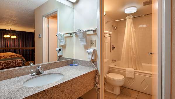  - Best Western Airport Inn Tulsa - I-244, Exit 14