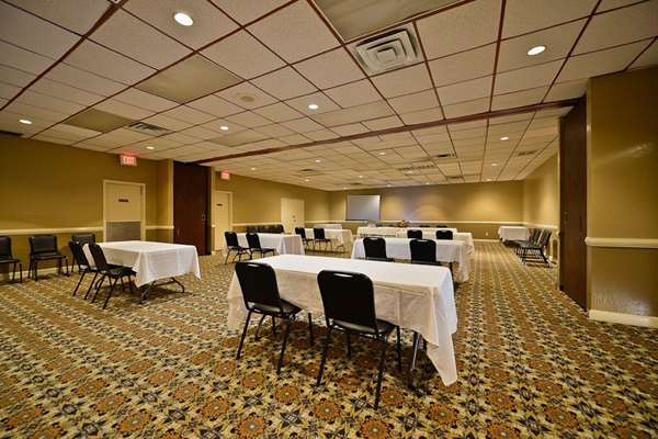  - Best Western Airport Inn Tulsa - I-244, Exit 14