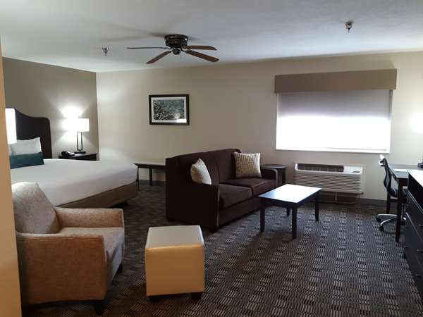 Suite - Best Western TimberRidge Inn Grove