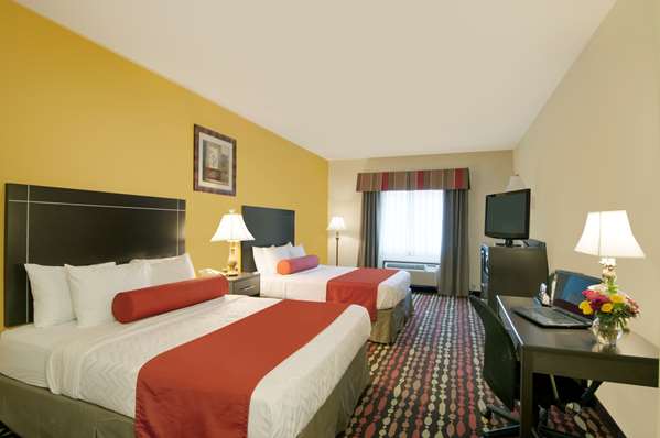  - Best Western Greentree Inn & Suites Moore - I-35, Exit 118