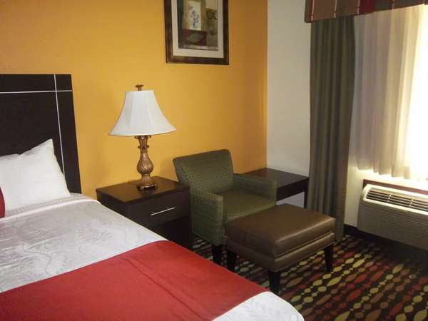  - Best Western Greentree Inn & Suites Moore - I-35, Exit 118
