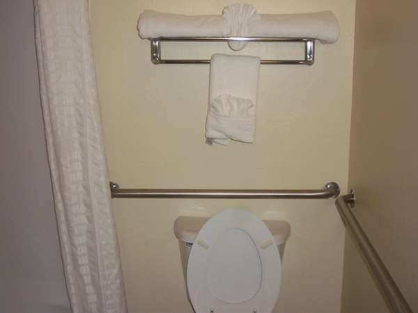  - Best Western Greentree Inn & Suites Moore - I-35, Exit 118