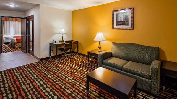  - Best Western Greentree Inn & Suites Moore - I-35, Exit 118