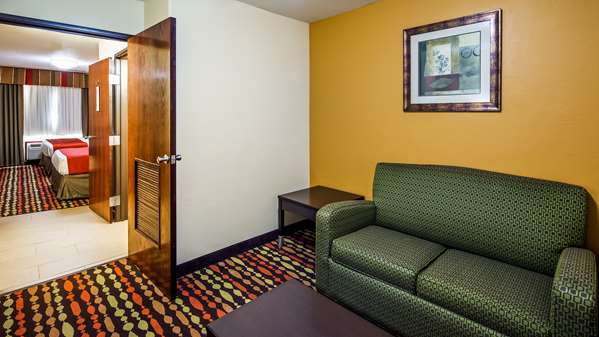  - Best Western Greentree Inn & Suites Moore - I-35, Exit 118