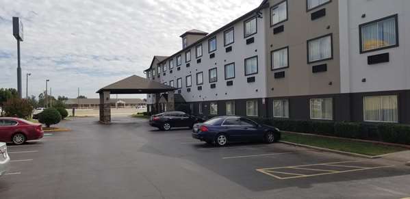 Exterior view - Best Western Greentree Inn & Suites Moore - I-35, Exit 118