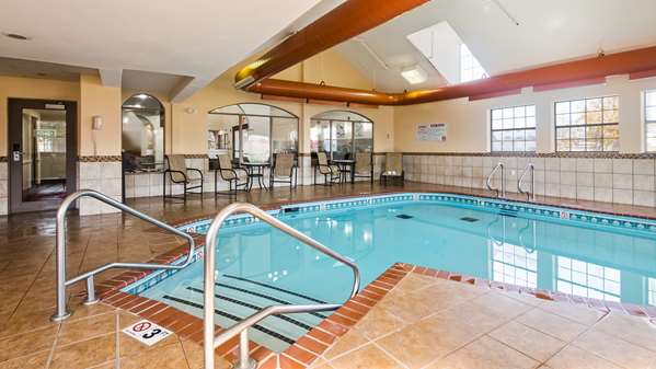 Pool - Best Western Plus Tulsa Inn & Suites - I-44, Exit 231
