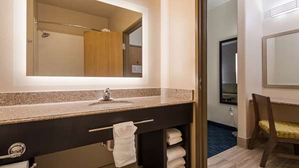  - Best Western Plus Tulsa Inn & Suites - I-44, Exit 231