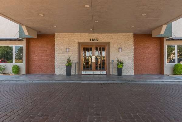 Exterior view - SureStay Plus Hotel by Best Western Lawton