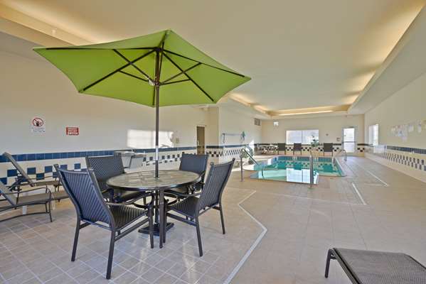 Pool - SureStay Hotel by Best Western Blackwell