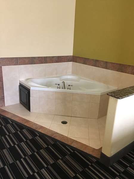 Suite - Best Western Plus Barsana Hotel Suites Oklahoma City - I-240, Exit 2A