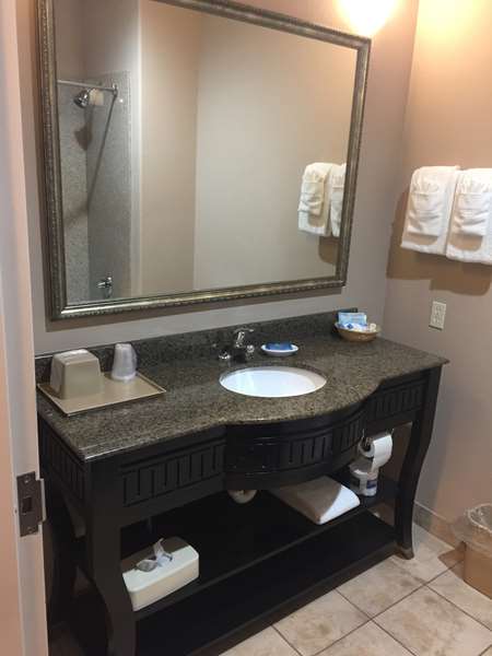  - Best Western Red River Inn & Suites - I-35, Exit 1