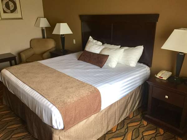  - Best Western Red River Inn & Suites - I-35, Exit 1