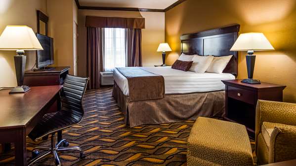  - Best Western Red River Inn & Suites - I-35, Exit 1