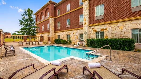 Pool - Best Western Red River Inn & Suites - I-35, Exit 1