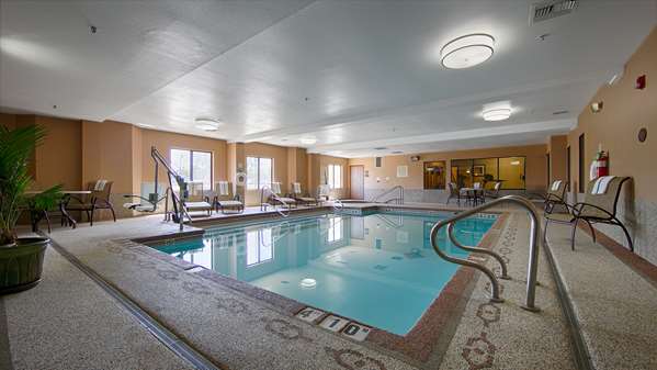 Pool - Best Western Plus Woodland Hotel Tulsa