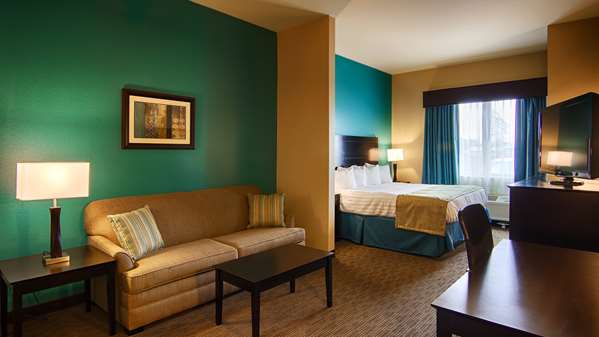 Suite - Best Western Lindsay Inn & Suites