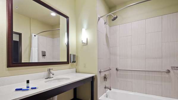  - Best Western Lindsay Inn & Suites