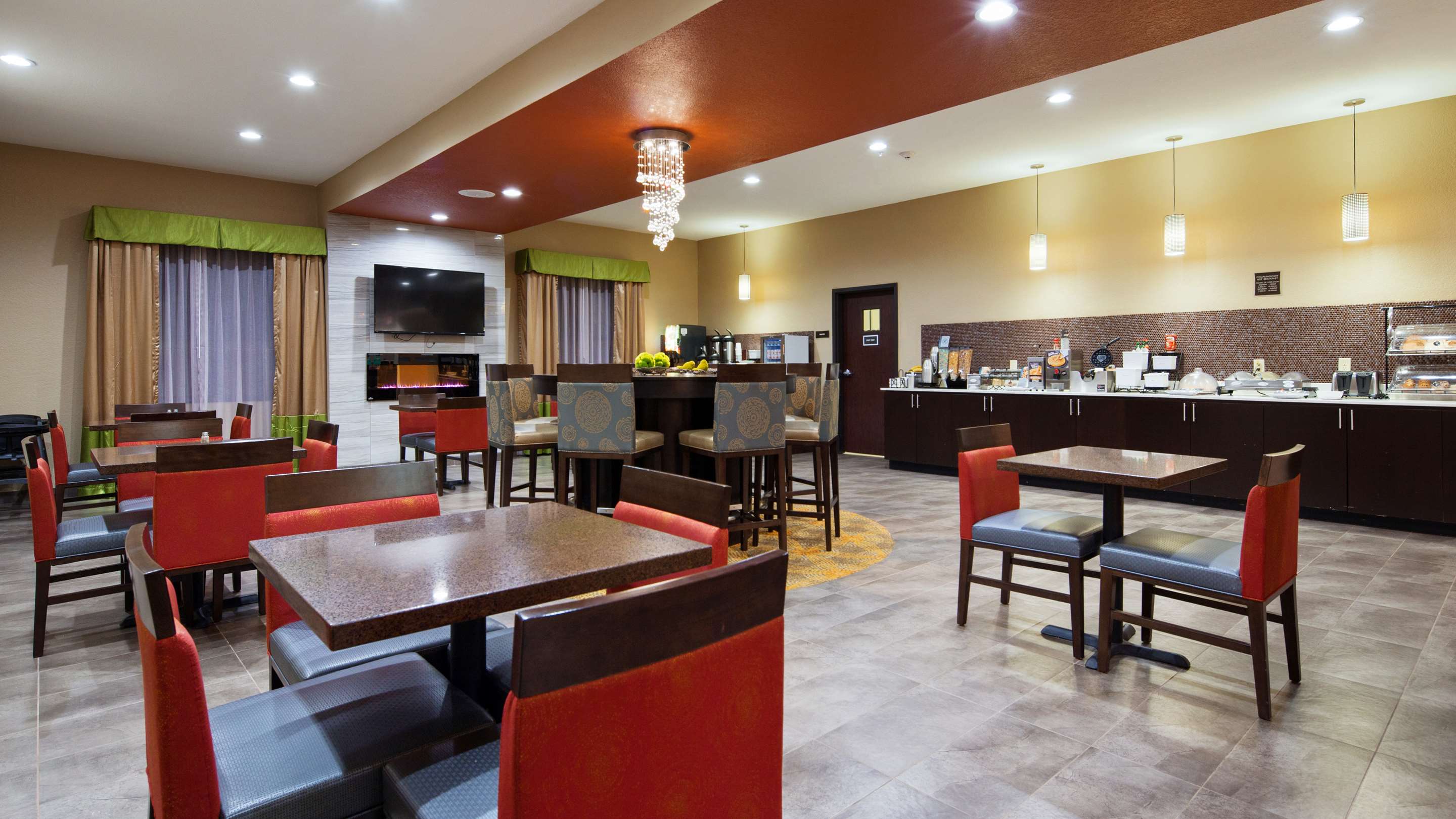 Breakfast Area | Best Western Plus Fairview Inn & Suites