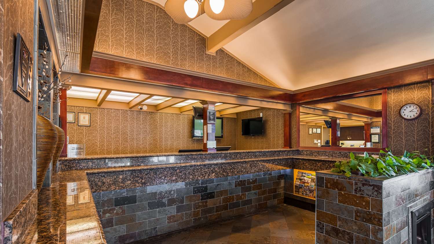 Best Western Garden Villa Inn Roseburg, OR See Discounts