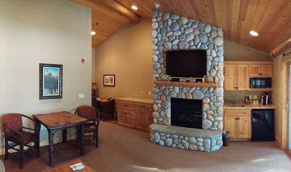 Suite - Best Western Ponderosa Lodge Sisters