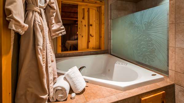 Suite - Best Western Ponderosa Lodge Sisters