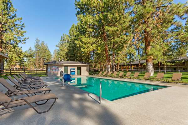 Pool - Best Western Ponderosa Lodge Sisters