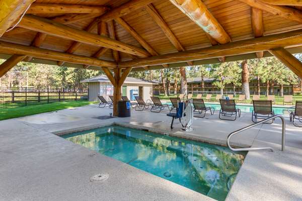 Spa - Best Western Ponderosa Lodge Sisters