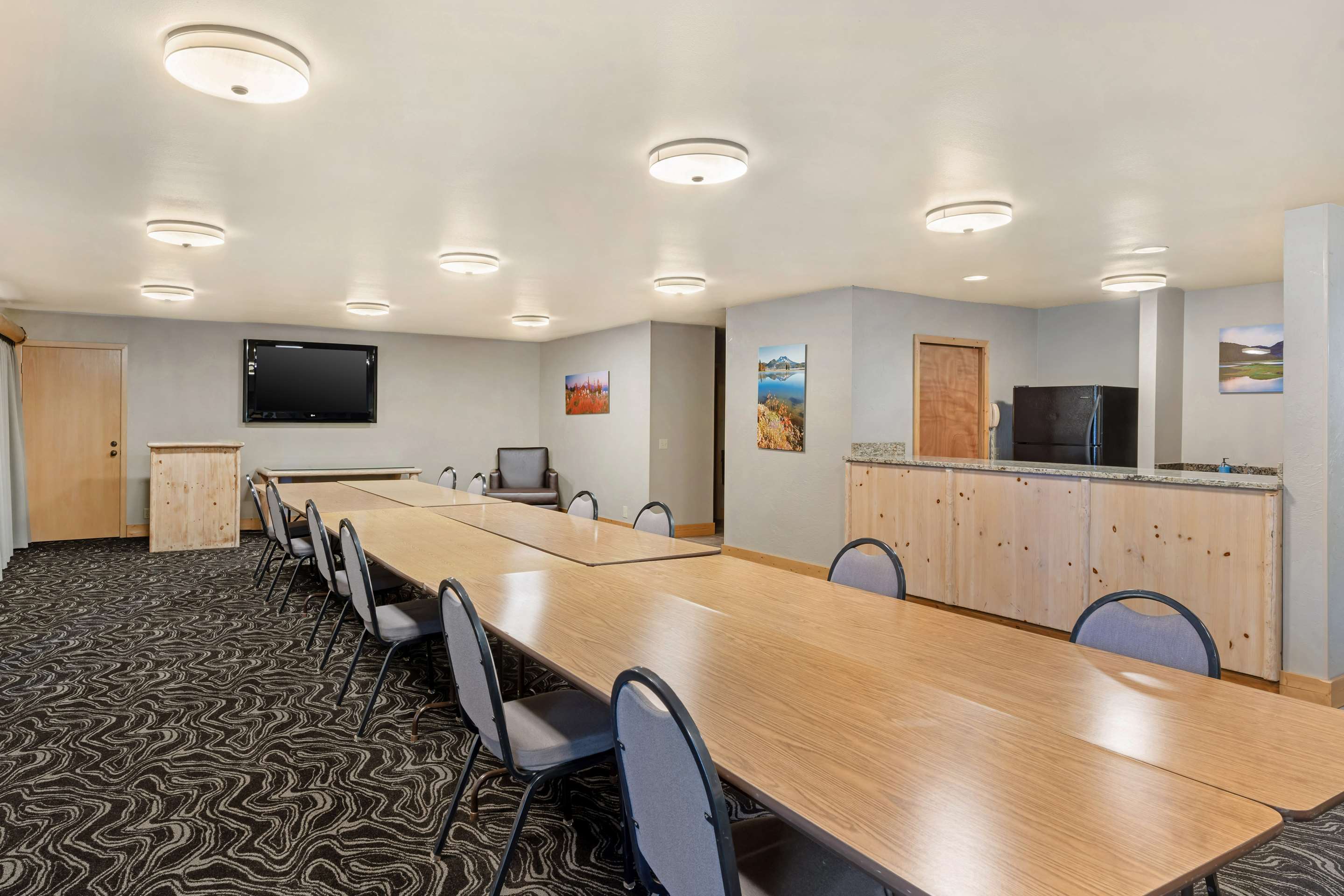 Meeting Room / Banquet Space | Best Western Ponderosa Lodge