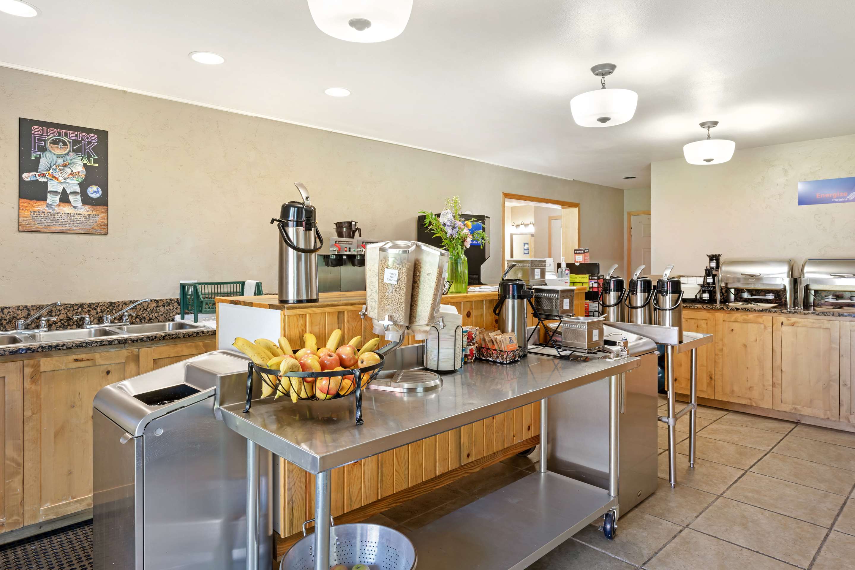 Breakfast Area | Best Western Ponderosa Lodge