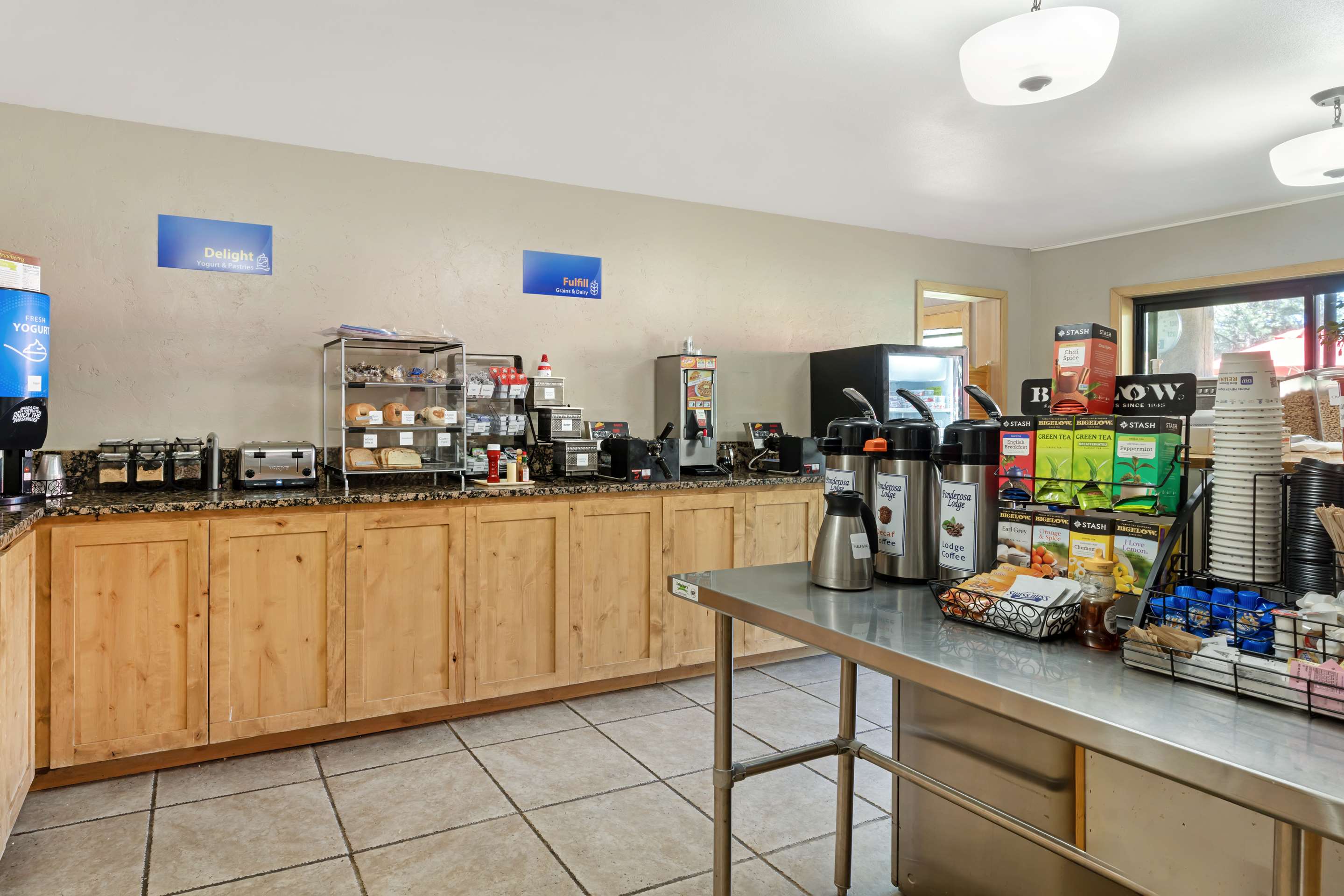 Breakfast Area | Best Western Ponderosa Lodge