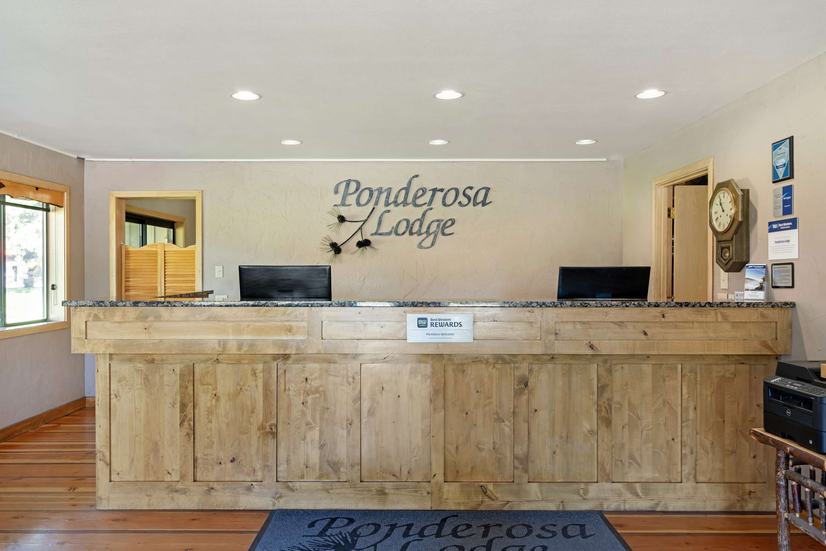 Front Desk Reception | Best Western Ponderosa Lodge