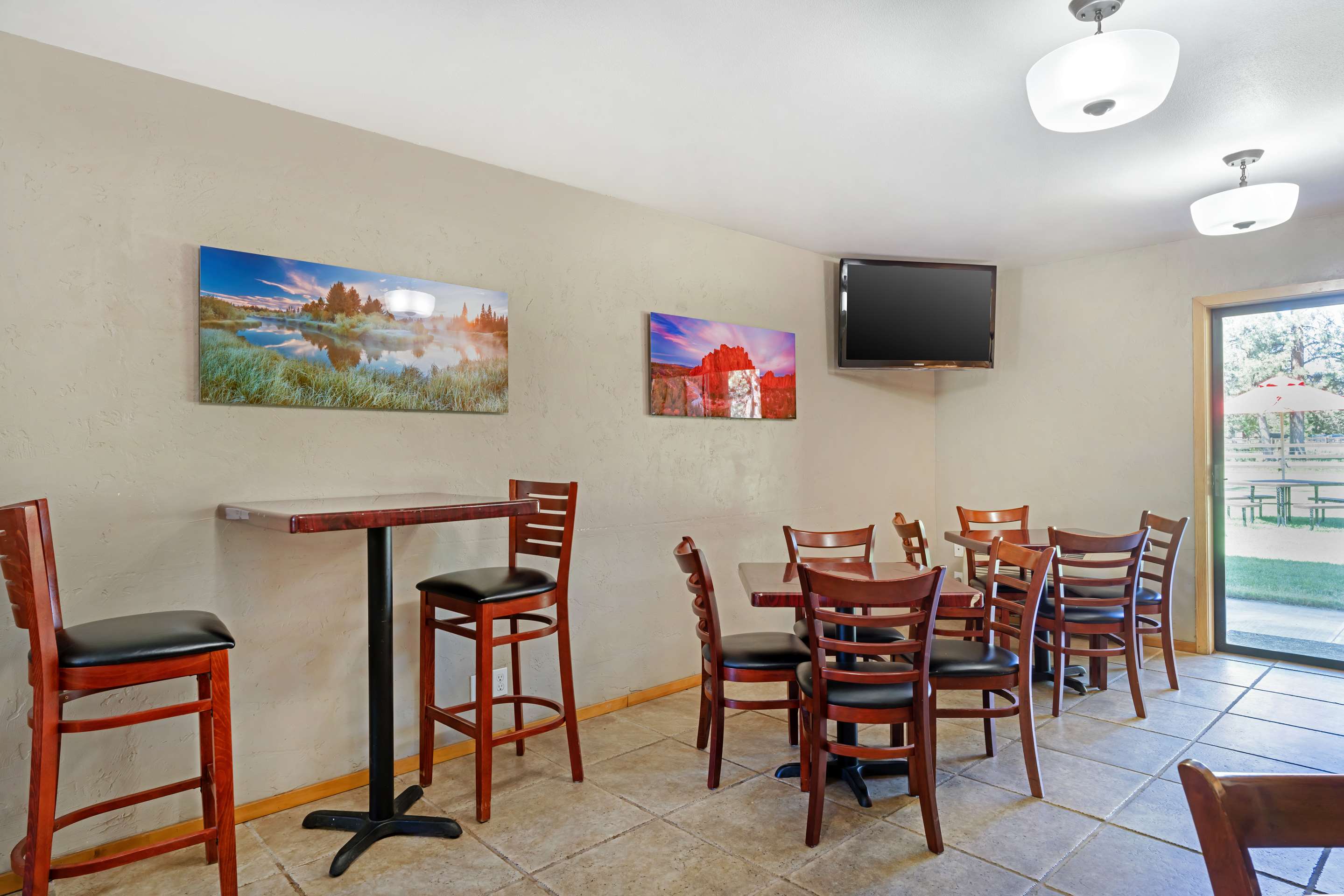 Breakfast Area | Best Western Ponderosa Lodge