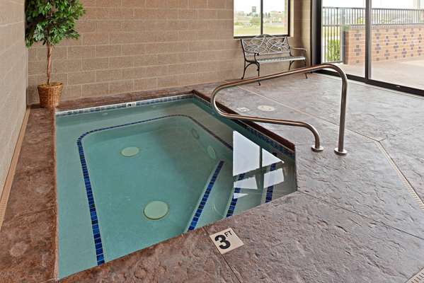 Pool - Best Western Pendleton Inn - I-84, Exit 210