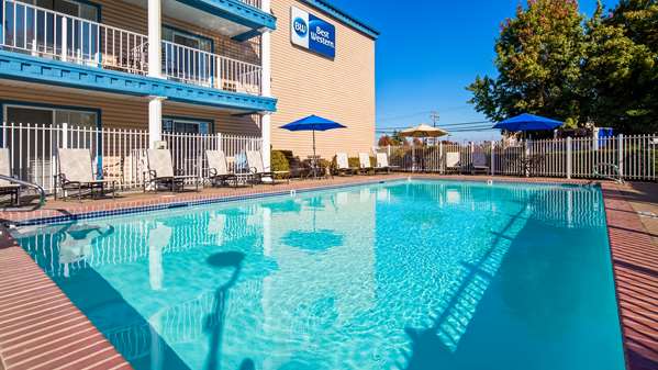 Pool - Best Western Hotel Corvallis